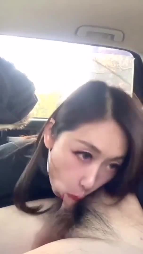차안에서 사까시해주는 섹녀 썸네일
