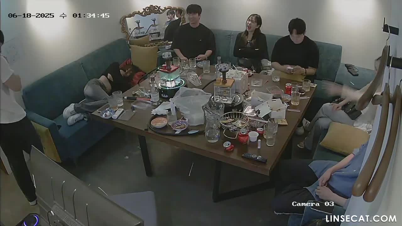 [신작] 한국의 유명 온라인 스트리머 민서율의 개인 영상이 유출됐다. 영상 속 그녀는 방송에서처럼 실물도 아름답다. [해킹된 한국 IP 카메라] [단독 영상] 썸네일