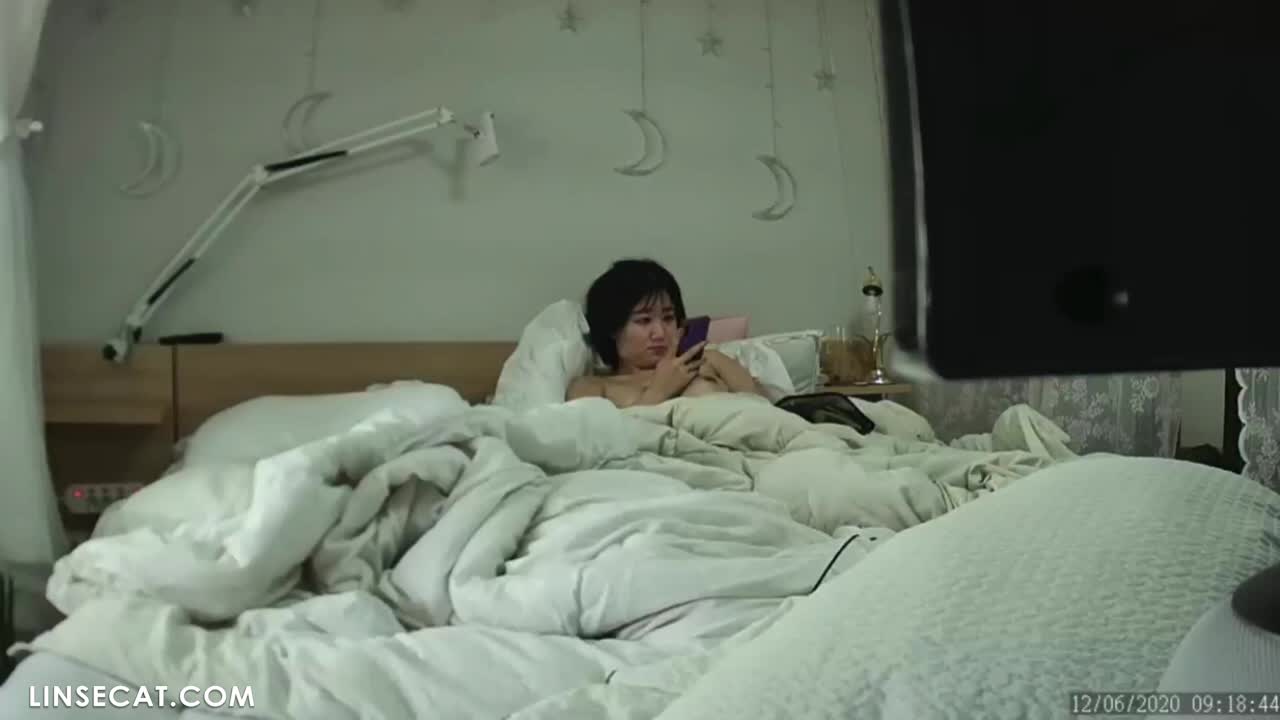 해킹된 가정 감시 카메라_ 귀여운 한국 여성은 남자친구에게 박히는 것을 좋아할 뿐만 아니라 혼자 자위하는 것도 좋아합니다 썸네일