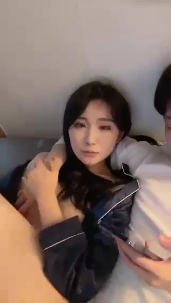 야동 보여주면서 합방 ㅋㅋㅋ 썸네일