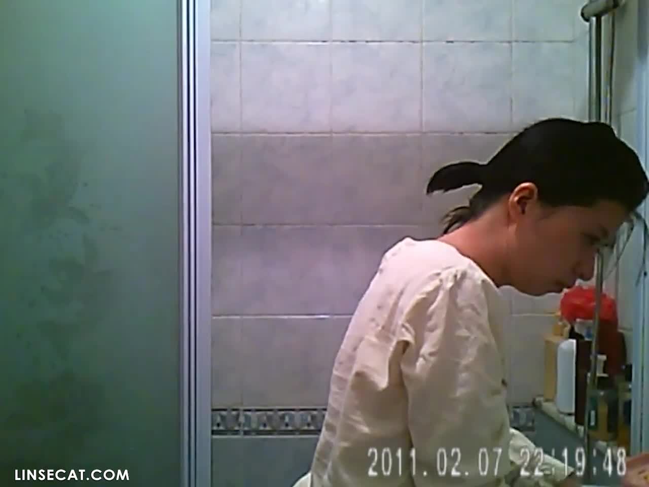 한국 소녀 샤워 도촬,몰카 촬영 썸네일